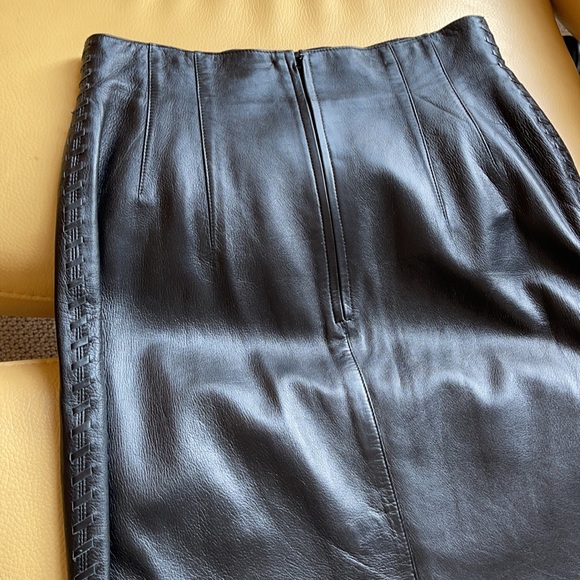 Escada leather pencil skirt - Picture 3 of 7